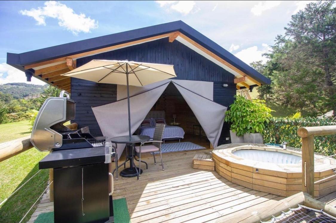 Bleu Hills Glamping Llanogrande Hotel Rionegro Ngoại thất bức ảnh